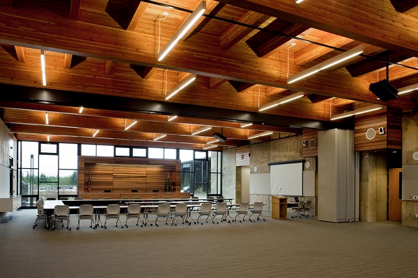 办公楼大型会议室装修设计实景图