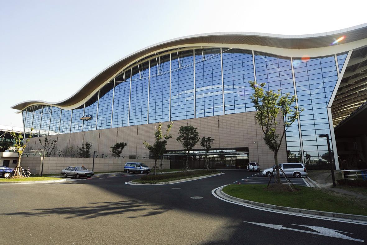 浦东国际机场航站楼外立面图片