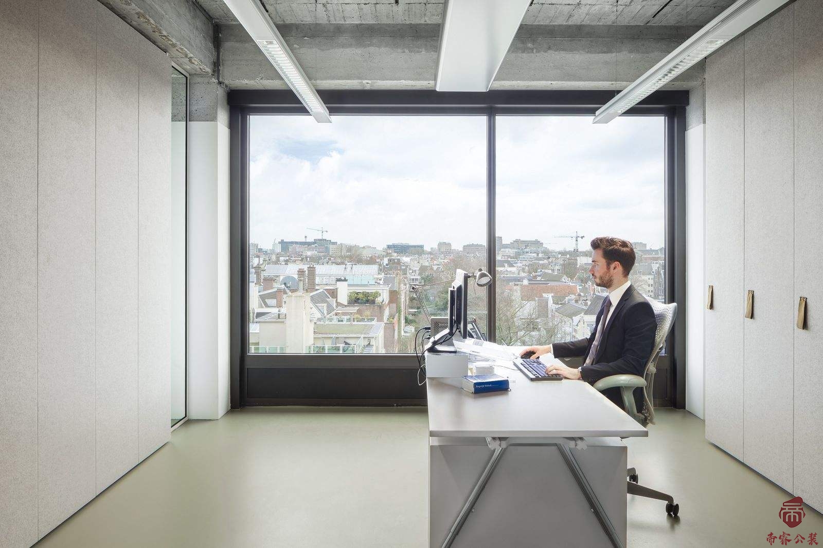 成都办公室装修设计顶面吊顶的五大优势